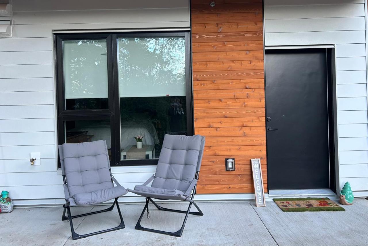 Victoria Private Studio Suite Colwood Экстерьер фото